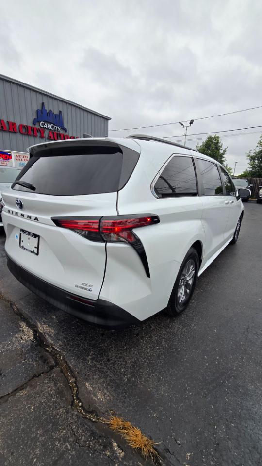Toyota Sienna XLE 7-Passenger 2022