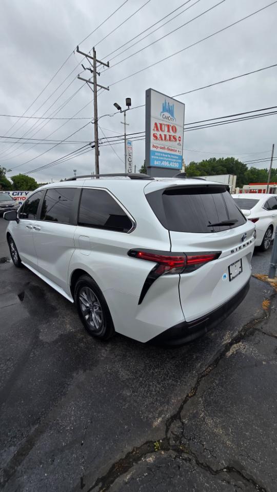 Toyota Sienna XLE 7-Passenger 2022
