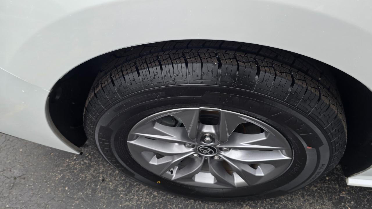 Toyota Sienna XLE 7-Passenger 2022