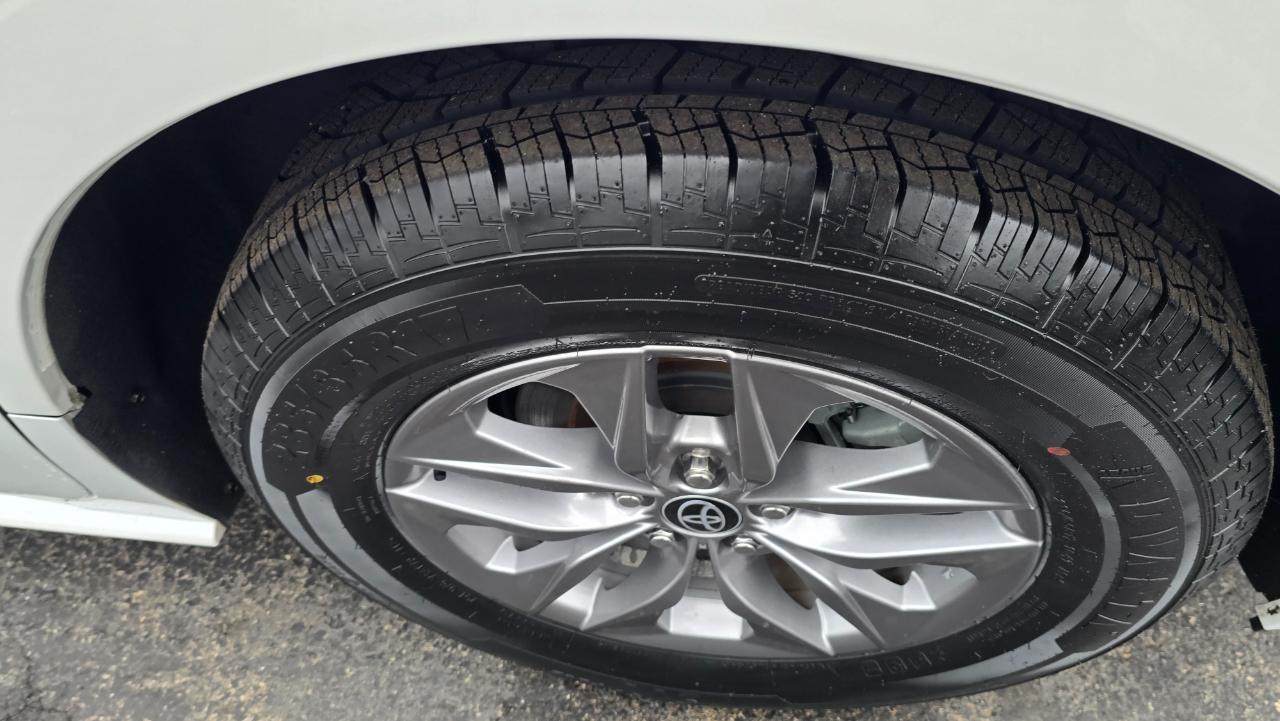 Toyota Sienna XLE 7-Passenger 2022