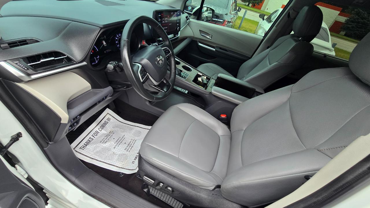 Toyota Sienna XLE 7-Passenger 2022