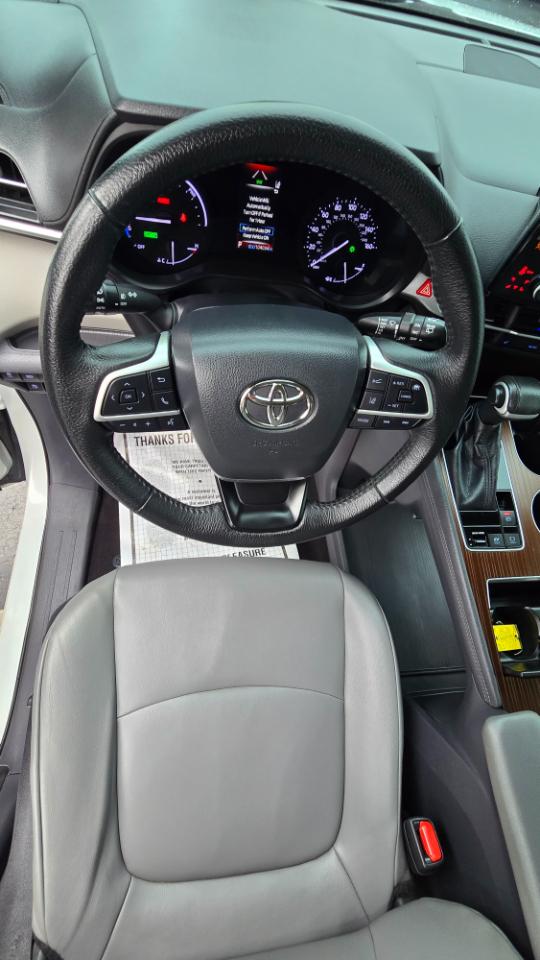 Toyota Sienna XLE 7-Passenger 2022