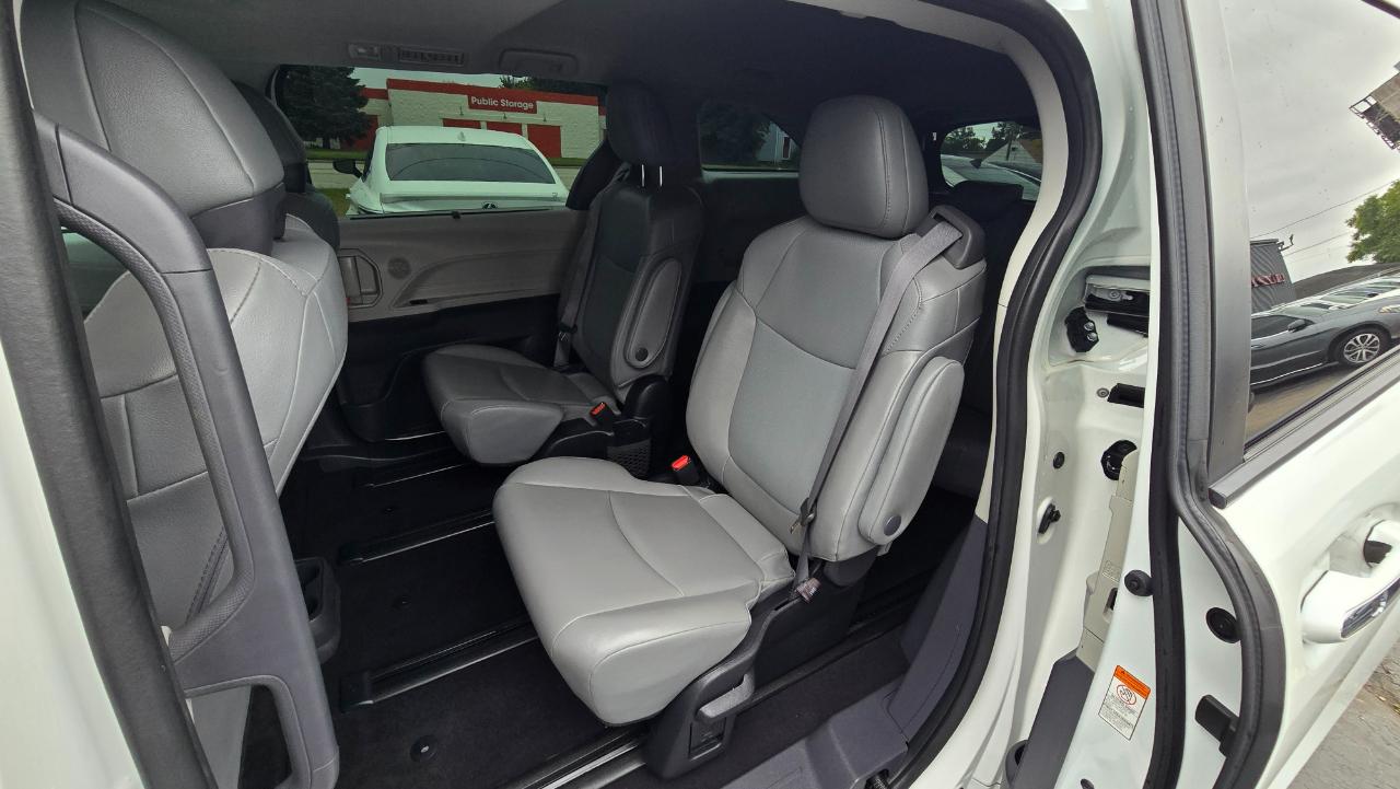 Toyota Sienna XLE 7-Passenger 2022