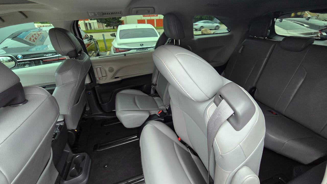 Toyota Sienna XLE 7-Passenger 2022