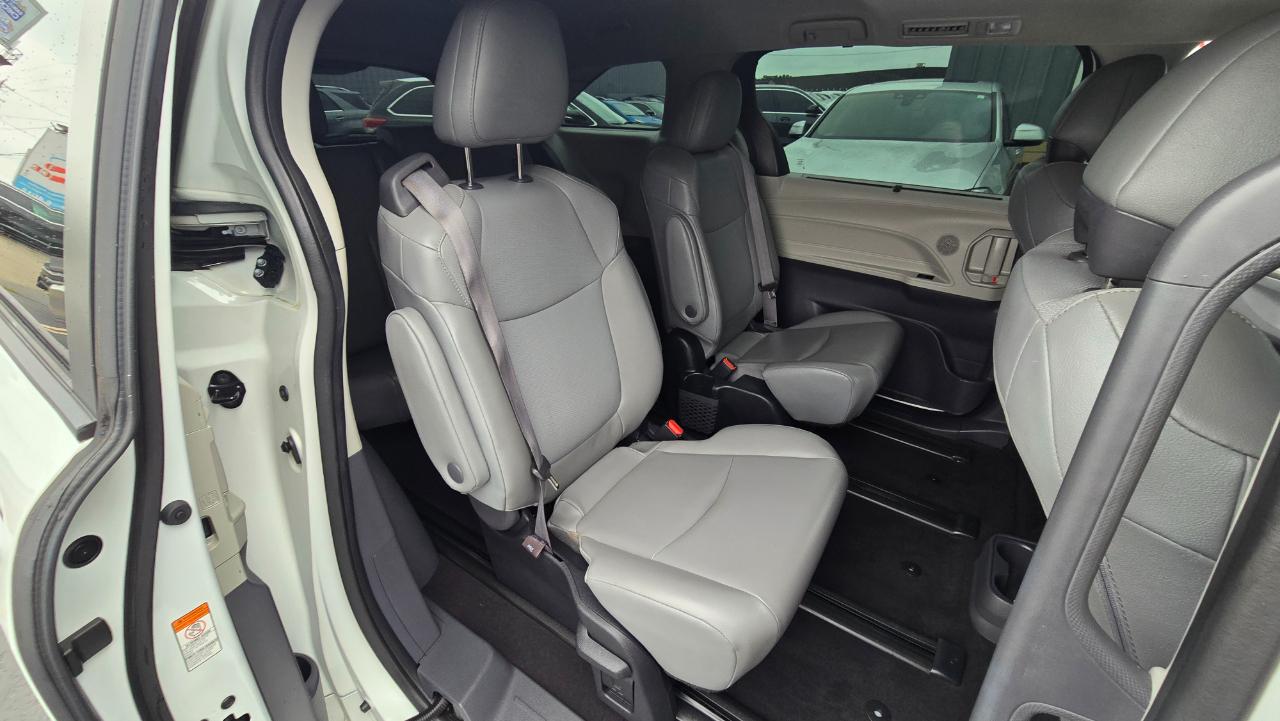 Toyota Sienna XLE 7-Passenger 2022