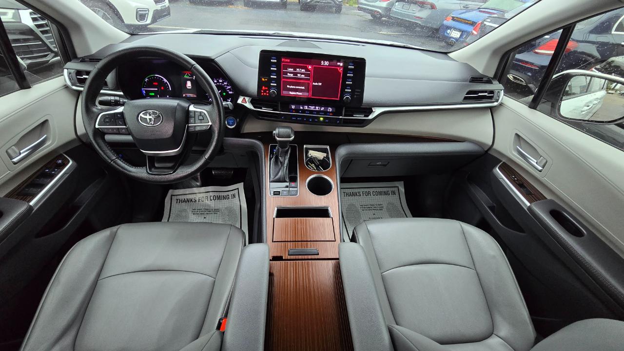 Toyota Sienna XLE 7-Passenger 2022
