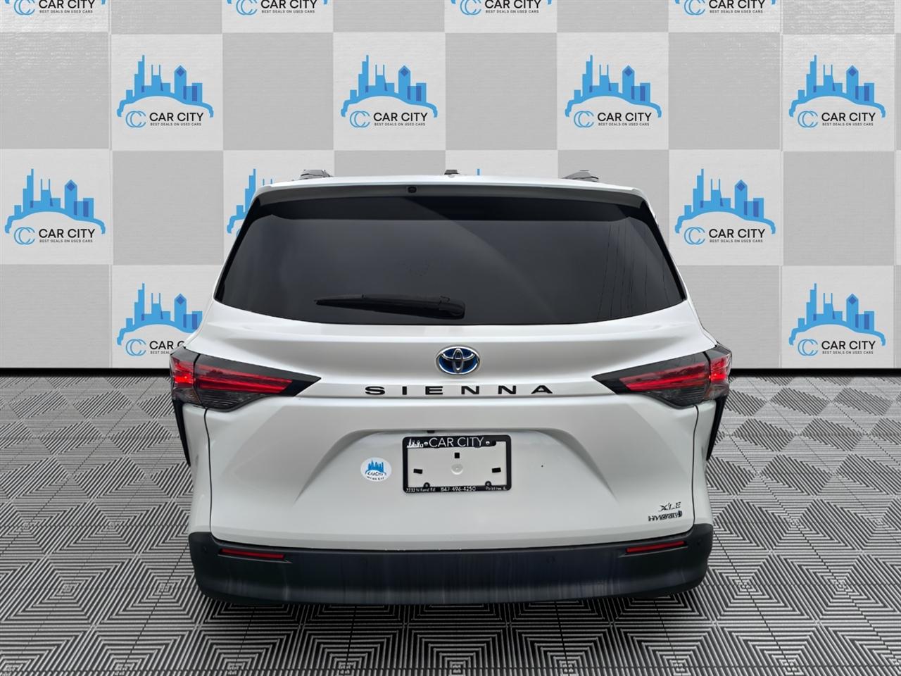 Toyota Sienna XLE 7-Passenger 2022