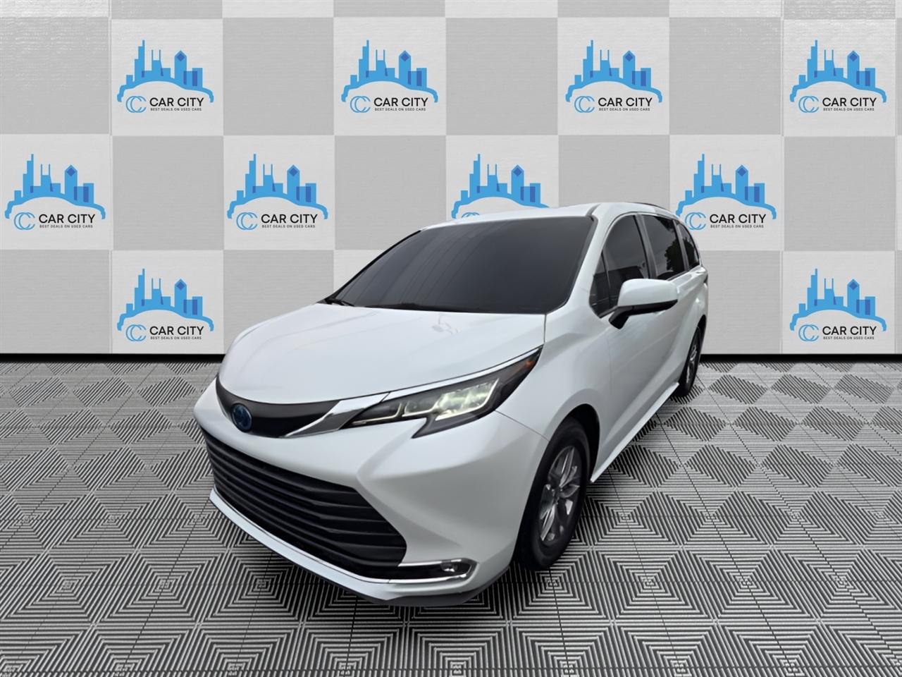 Toyota Sienna XLE 7-Passenger 2022