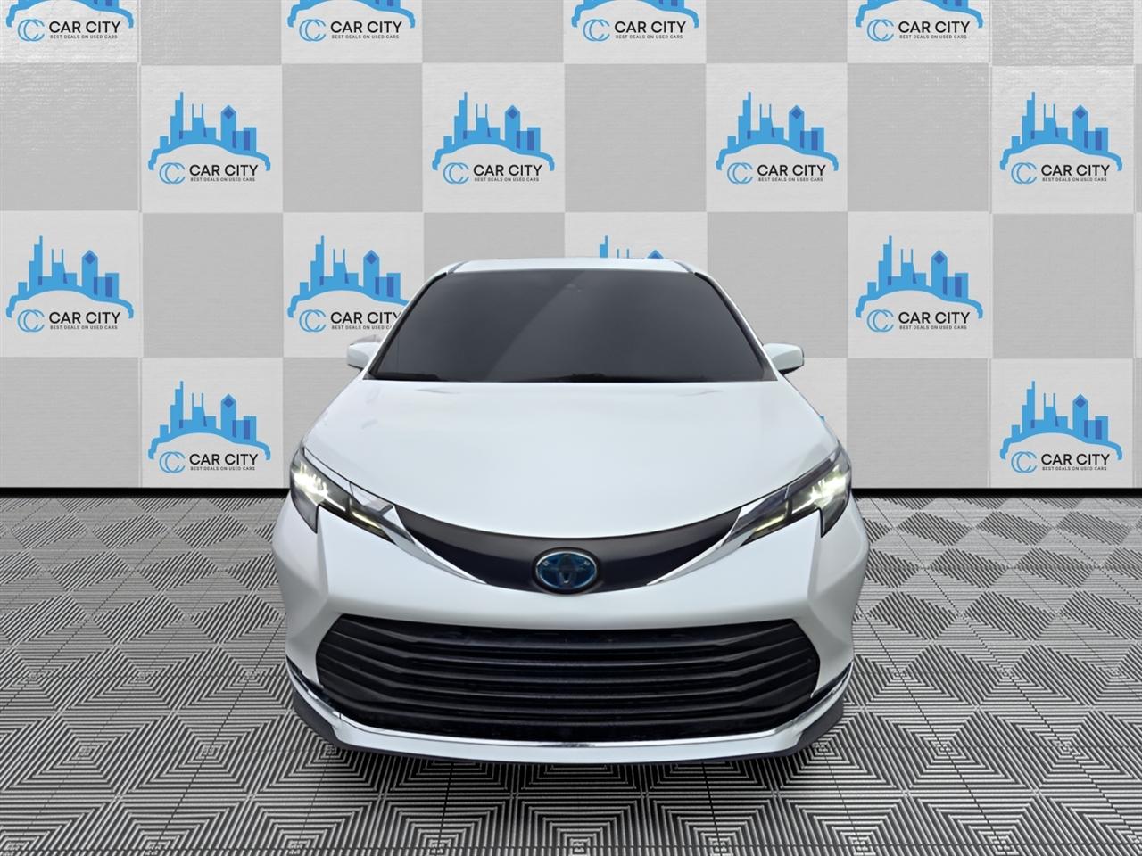 Toyota Sienna XLE 7-Passenger 2022