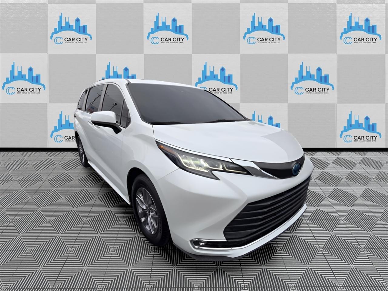 Toyota Sienna XLE 7-Passenger 2022