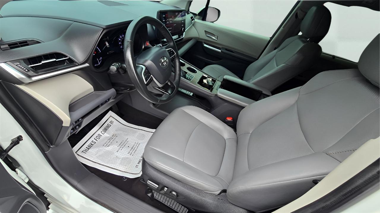 Toyota Sienna XLE 7-Passenger 2022