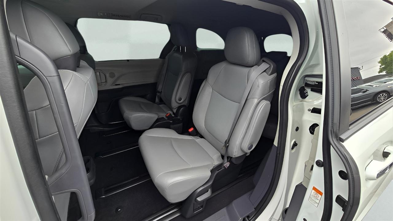 Toyota Sienna XLE 7-Passenger 2022