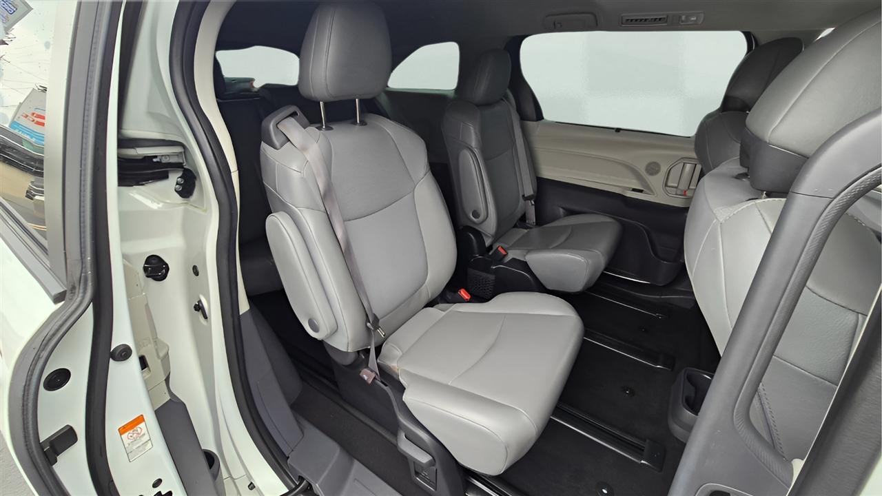 Toyota Sienna XLE 7-Passenger 2022