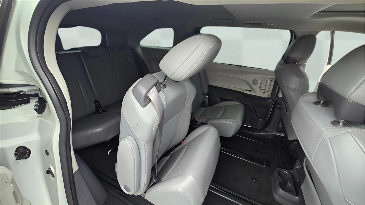 Toyota Sienna XLE 7-Passenger 2022