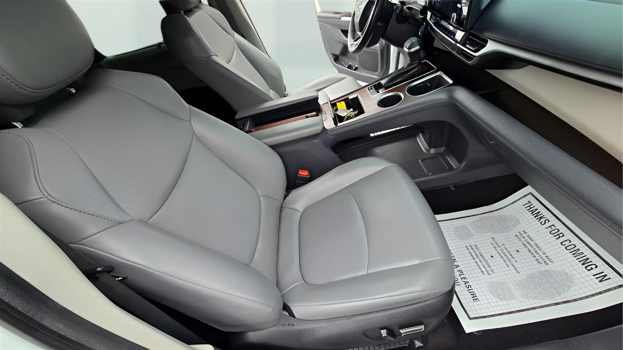 Toyota Sienna XLE 7-Passenger 2022