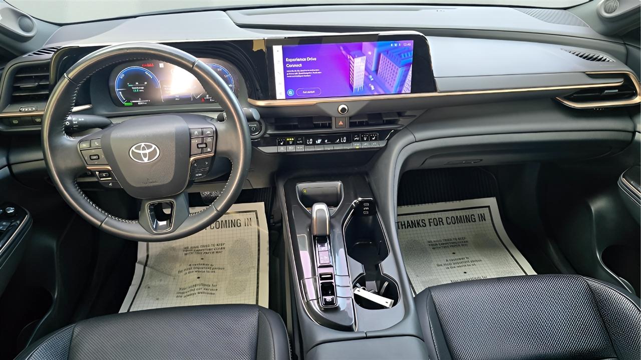 Toyota Crown Limited AWD (Natl) 2024