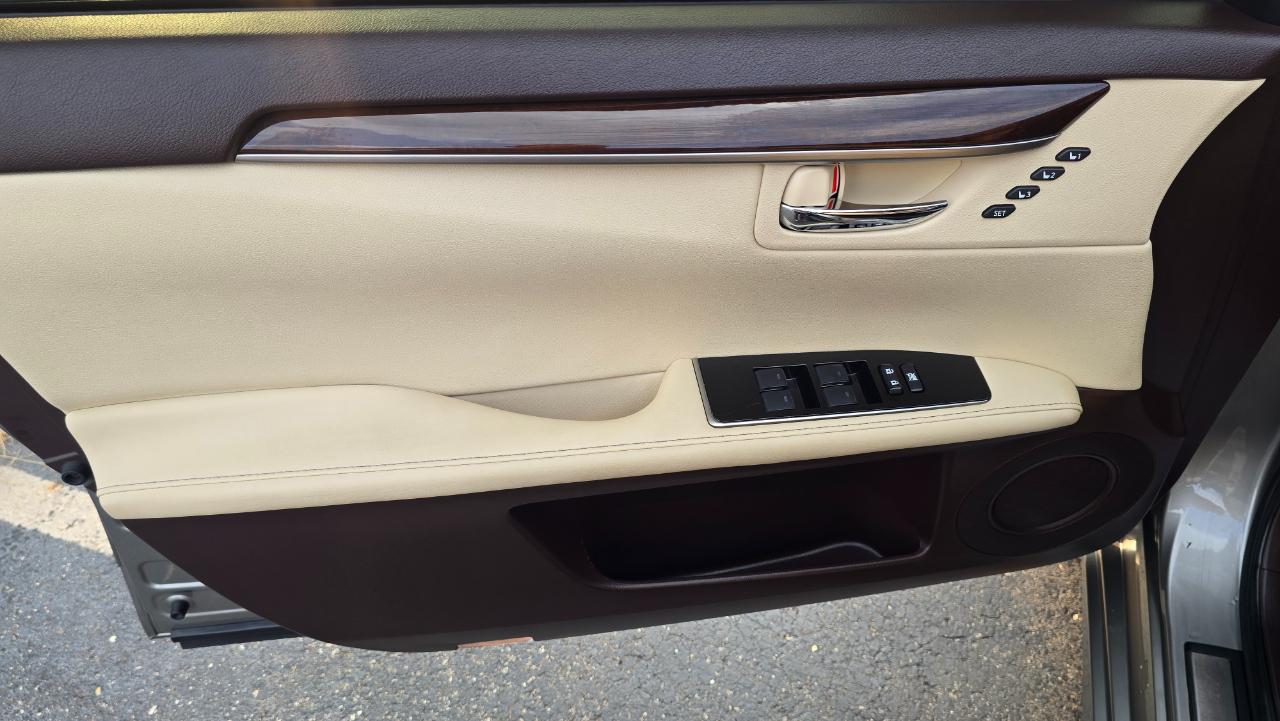 Lexus ES 350 Sedan 2017