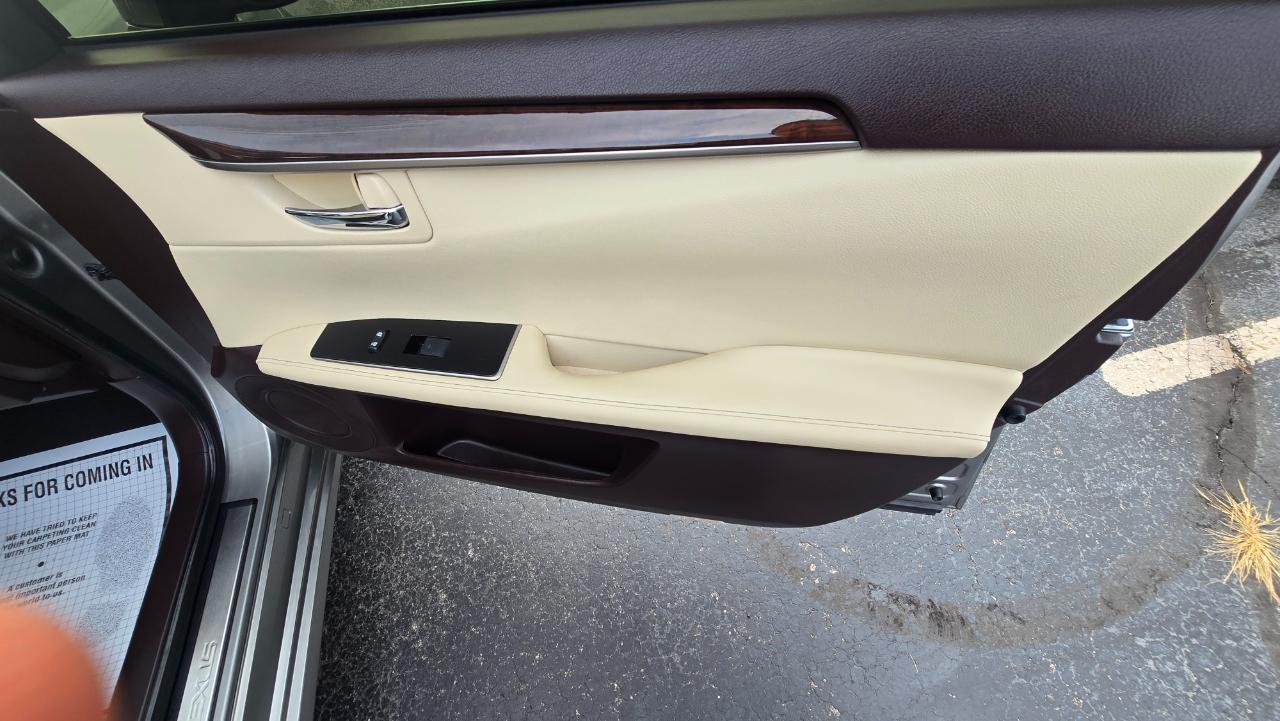 Lexus ES 350 Sedan 2017