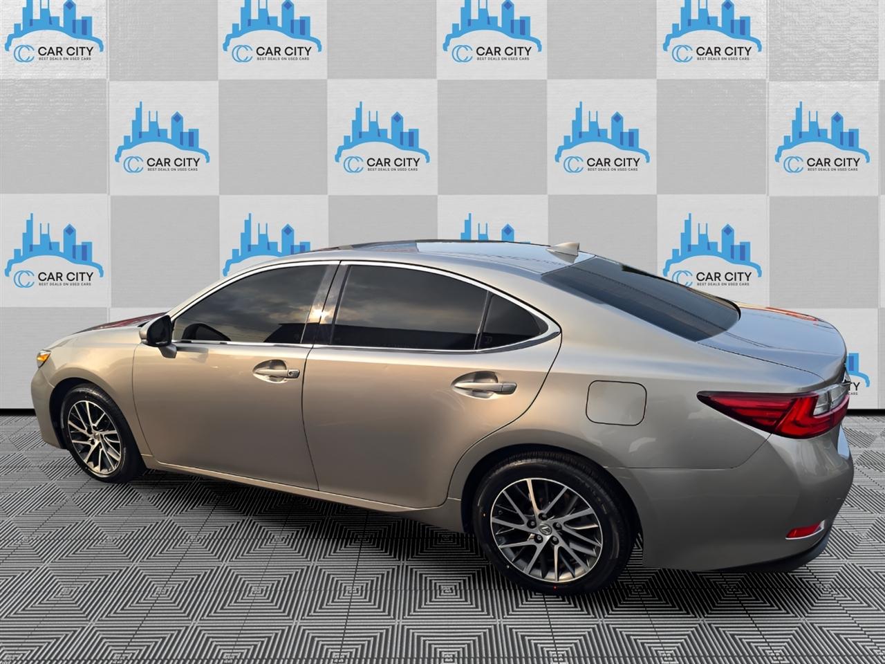 Lexus ES 350 Sedan 2017