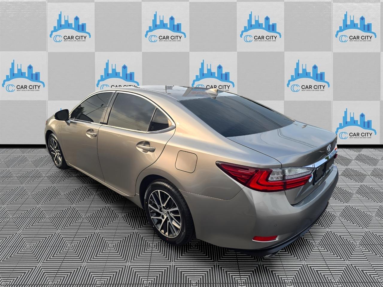 Lexus ES 350 Sedan 2017