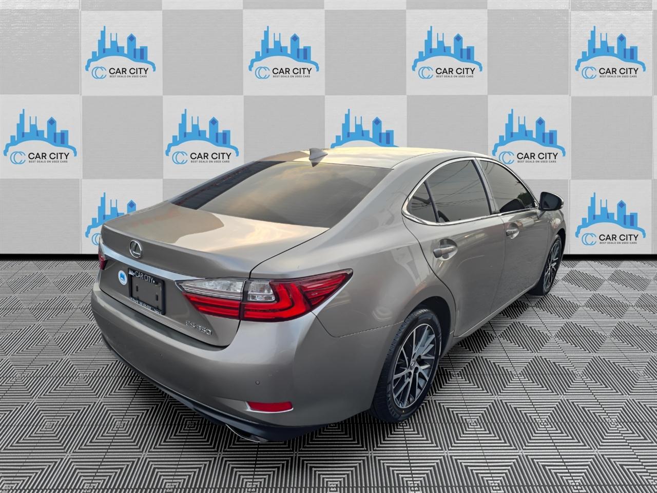 Lexus ES 350 Sedan 2017