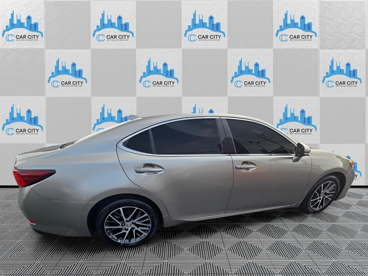 Lexus ES 350 Sedan 2017