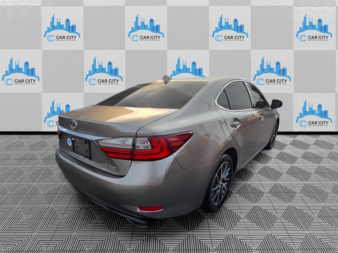 Lexus ES 350 Sedan 2017