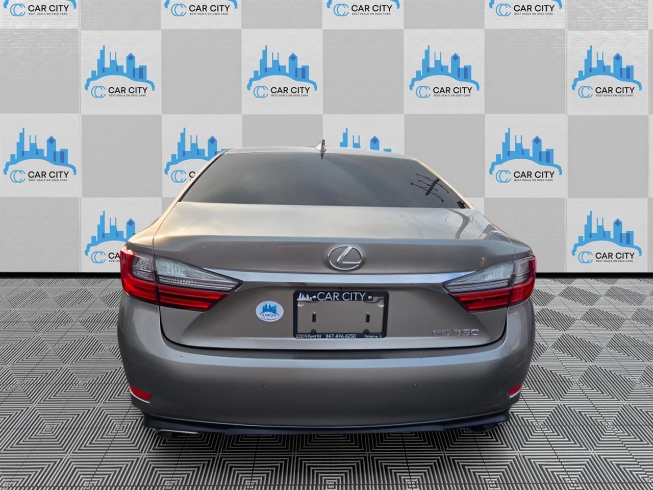Lexus ES 350 Sedan 2017