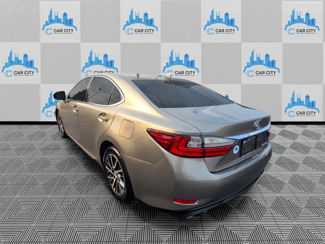 Lexus ES 350 Sedan 2017