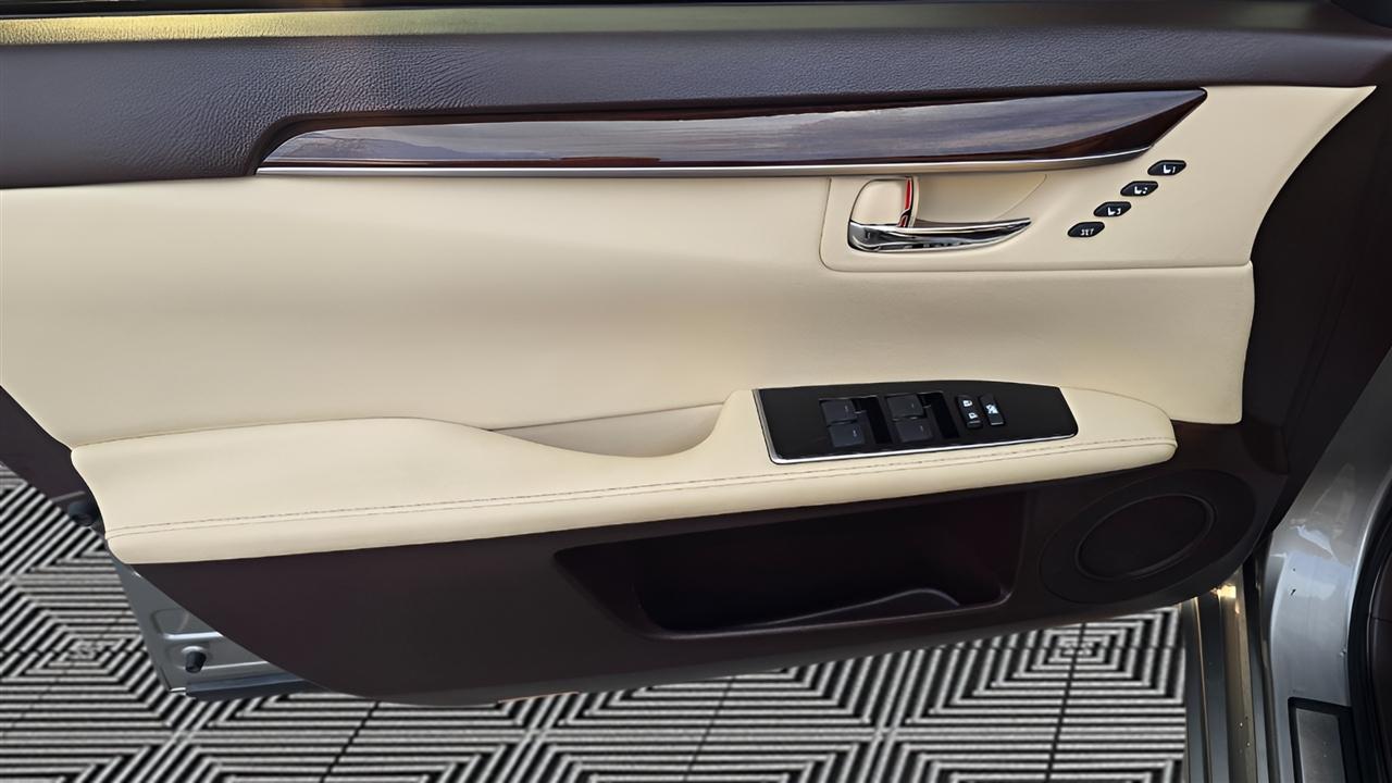 Lexus ES 350 Sedan 2017