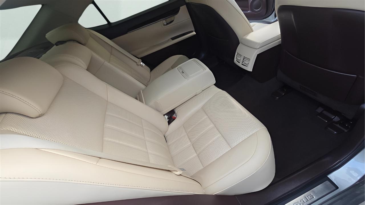 Lexus ES 350 Sedan 2017