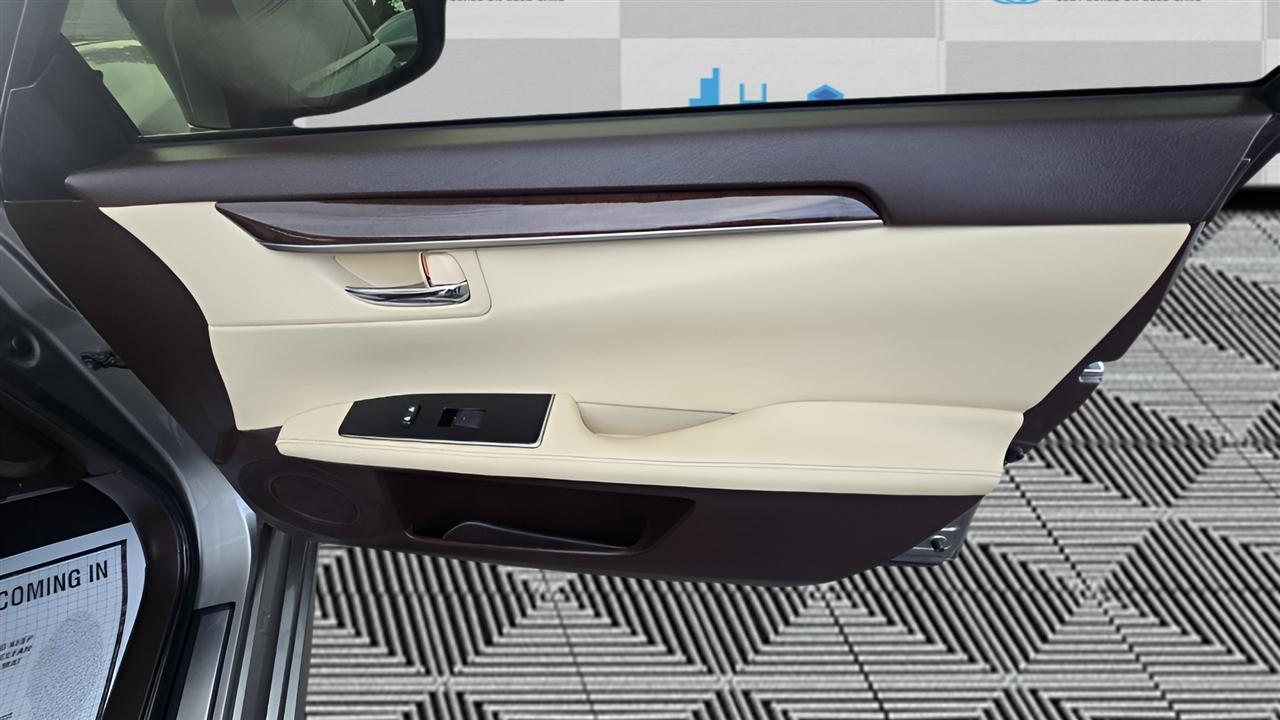 Lexus ES 350 Sedan 2017