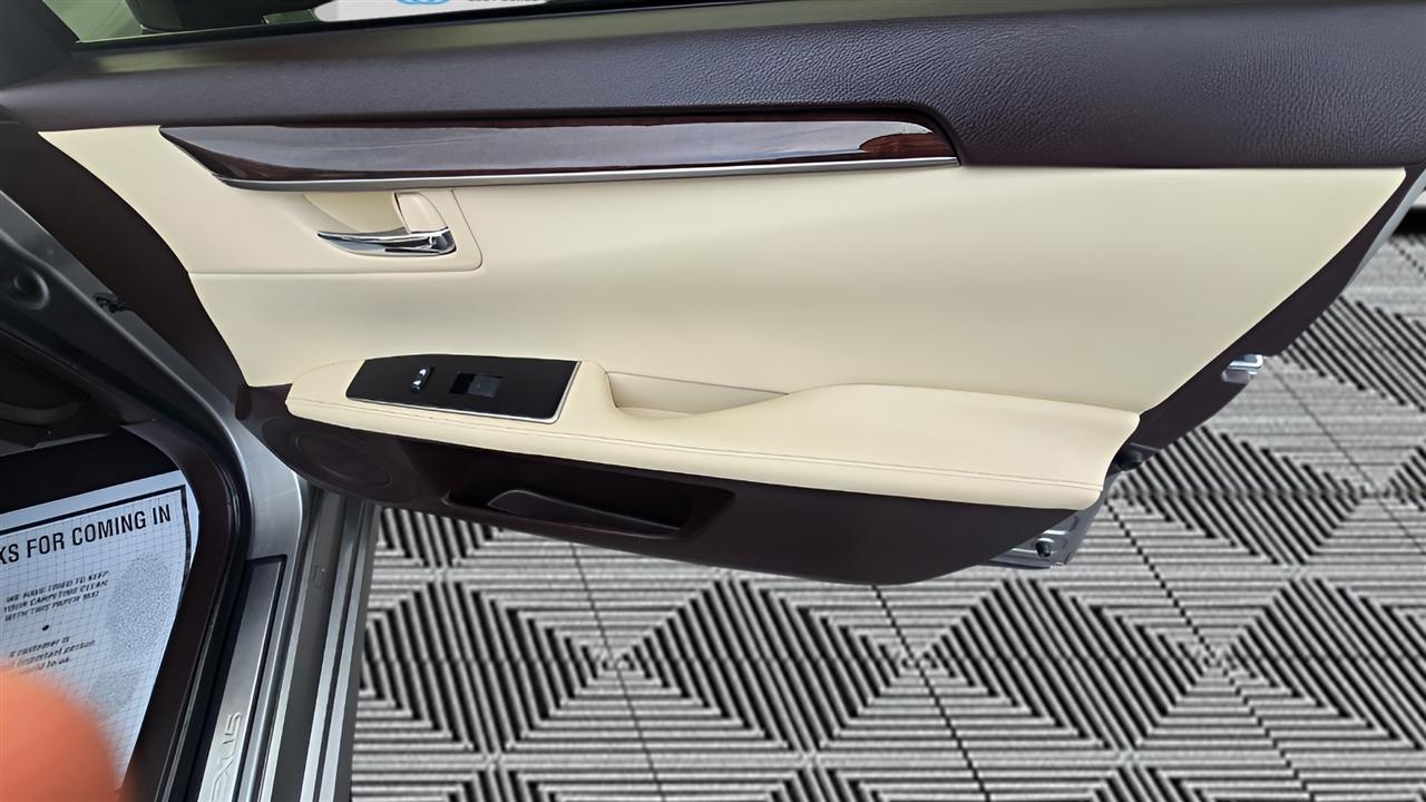 Lexus ES 350 Sedan 2017