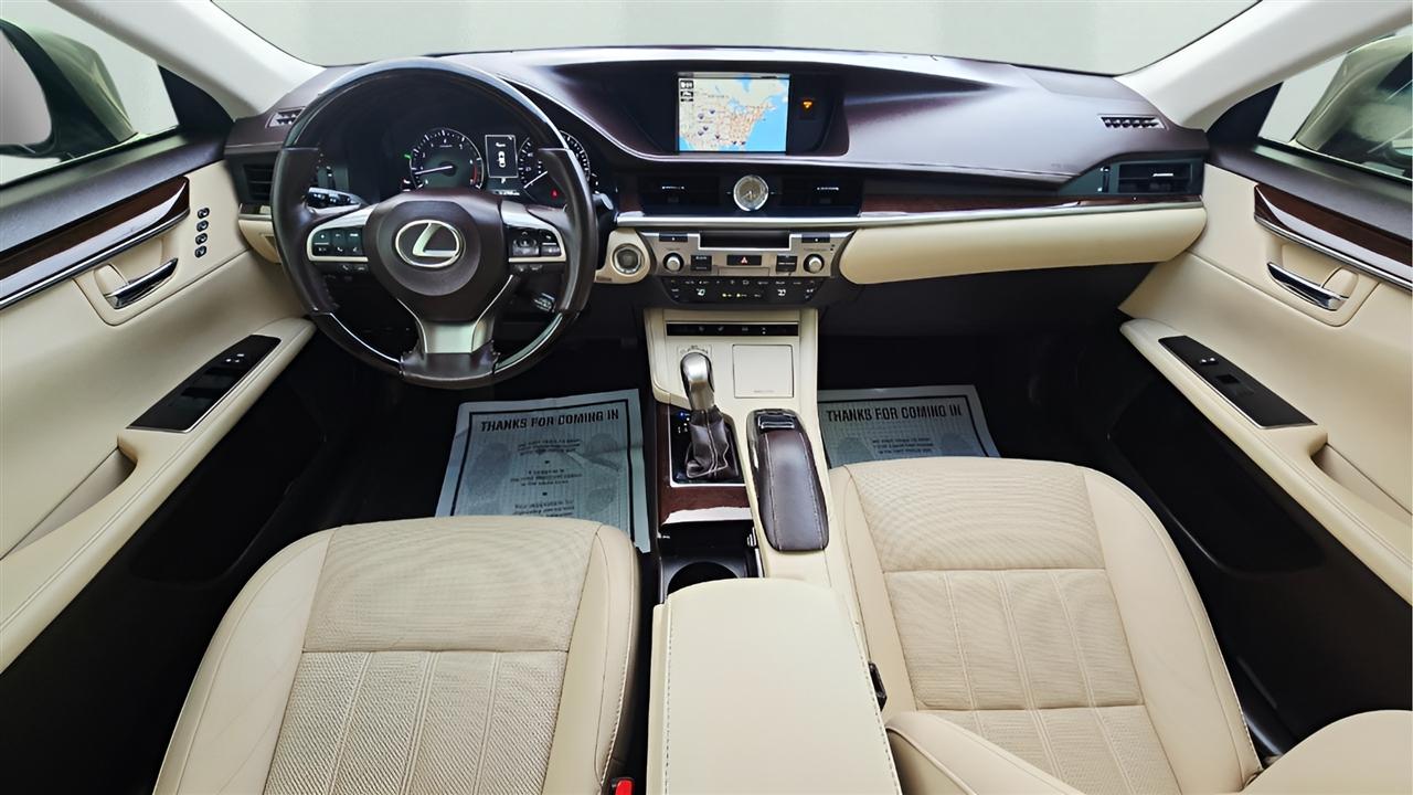 Lexus ES 350 Sedan 2017