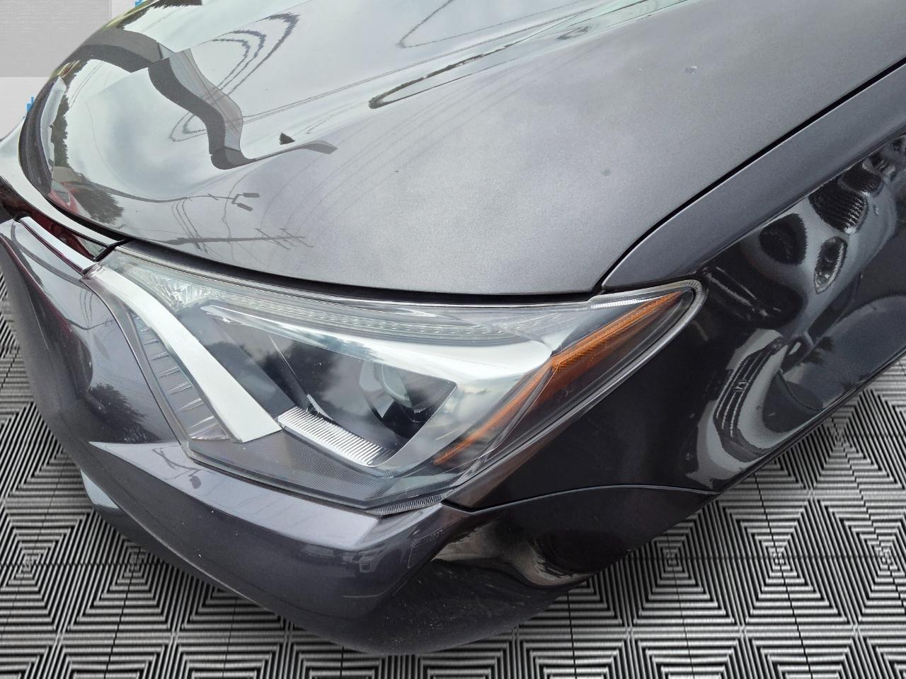 Toyota RAV4 LE AWD 2017