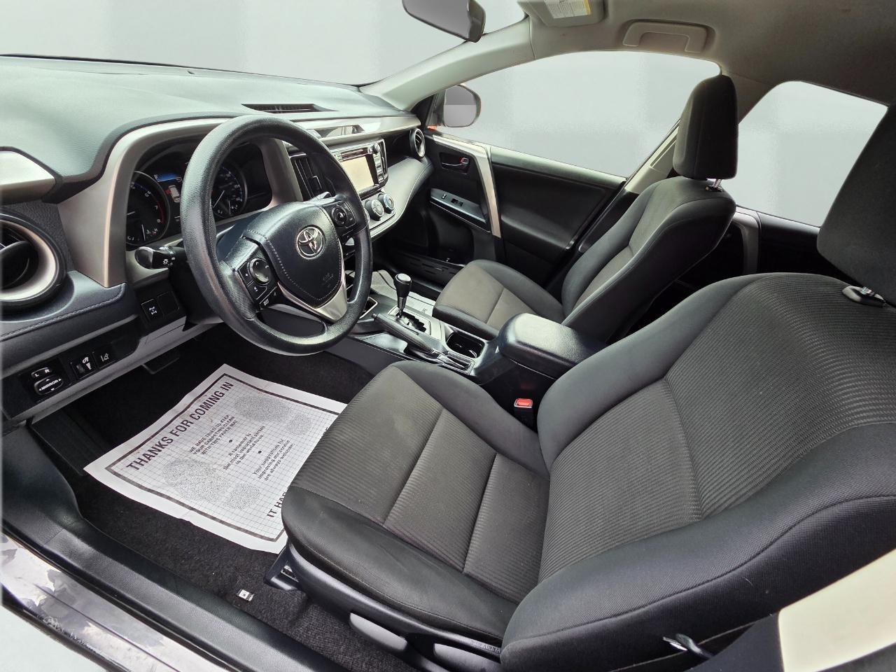 Toyota RAV4 LE AWD 2017