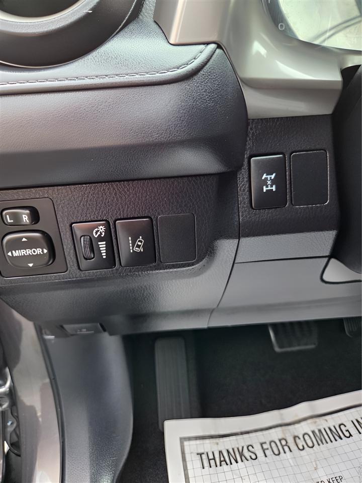 Toyota RAV4 LE AWD 2017