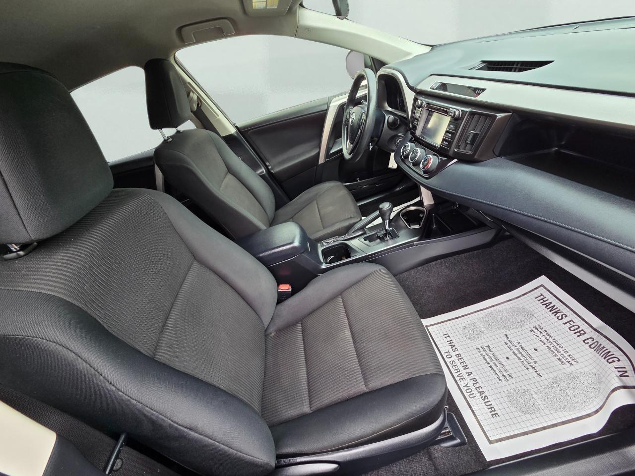 Toyota RAV4 LE AWD 2017