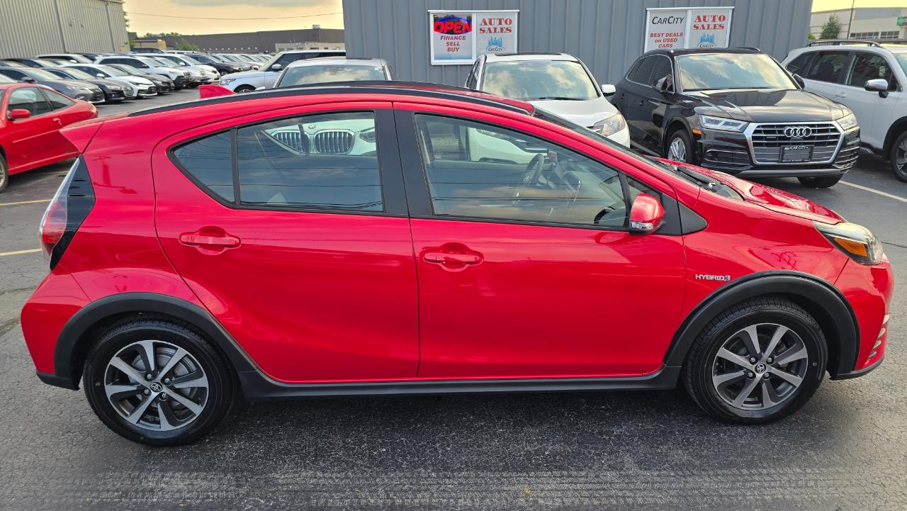 Toyota Prius c Four 2018