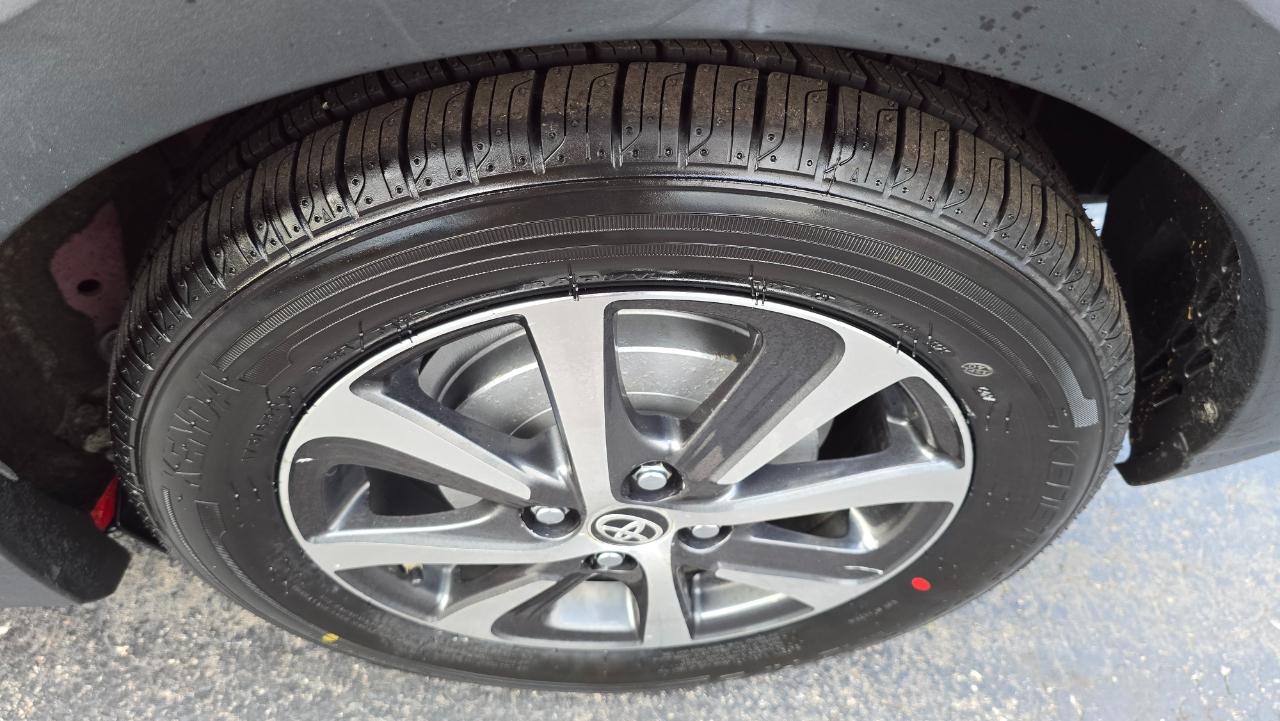 Toyota Prius c Four 2018