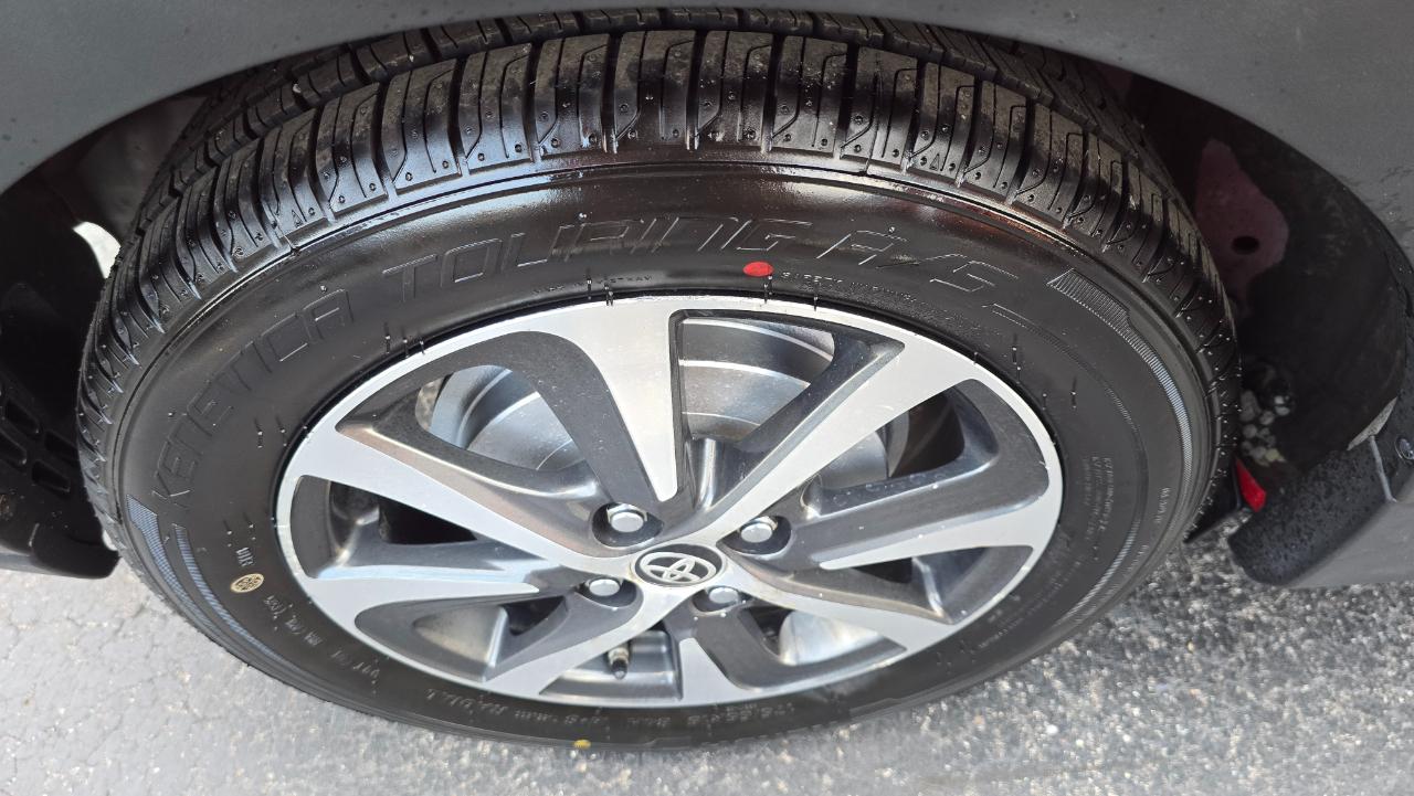 Toyota Prius c Four 2018