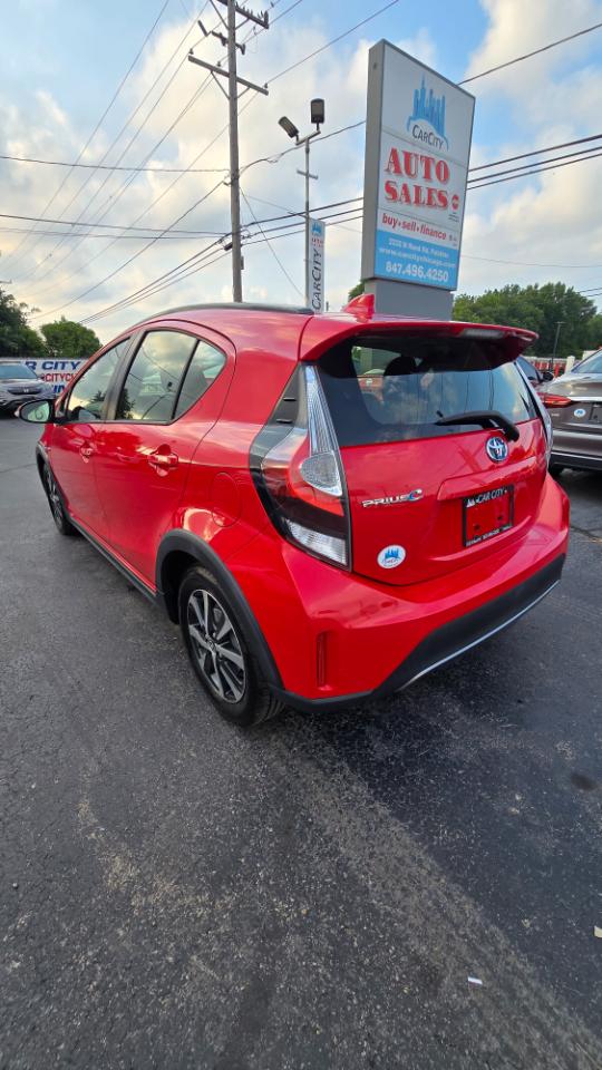Toyota Prius c Four 2018