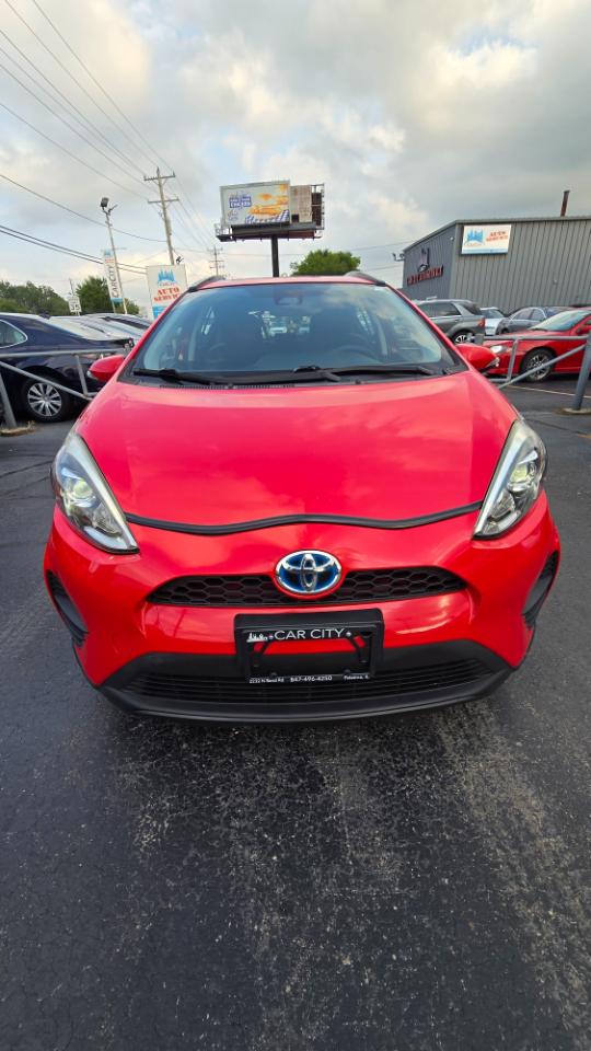 Toyota Prius c Four 2018