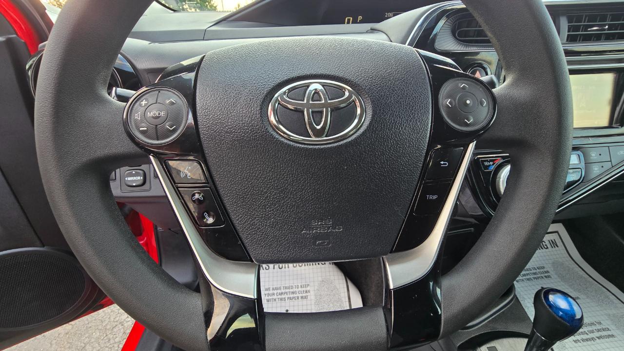 Toyota Prius c Four 2018