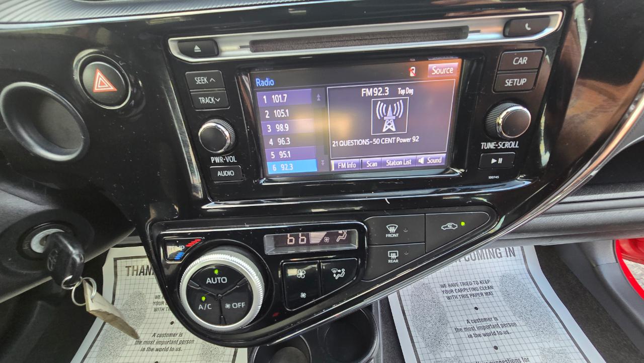 Toyota Prius c Four 2018
