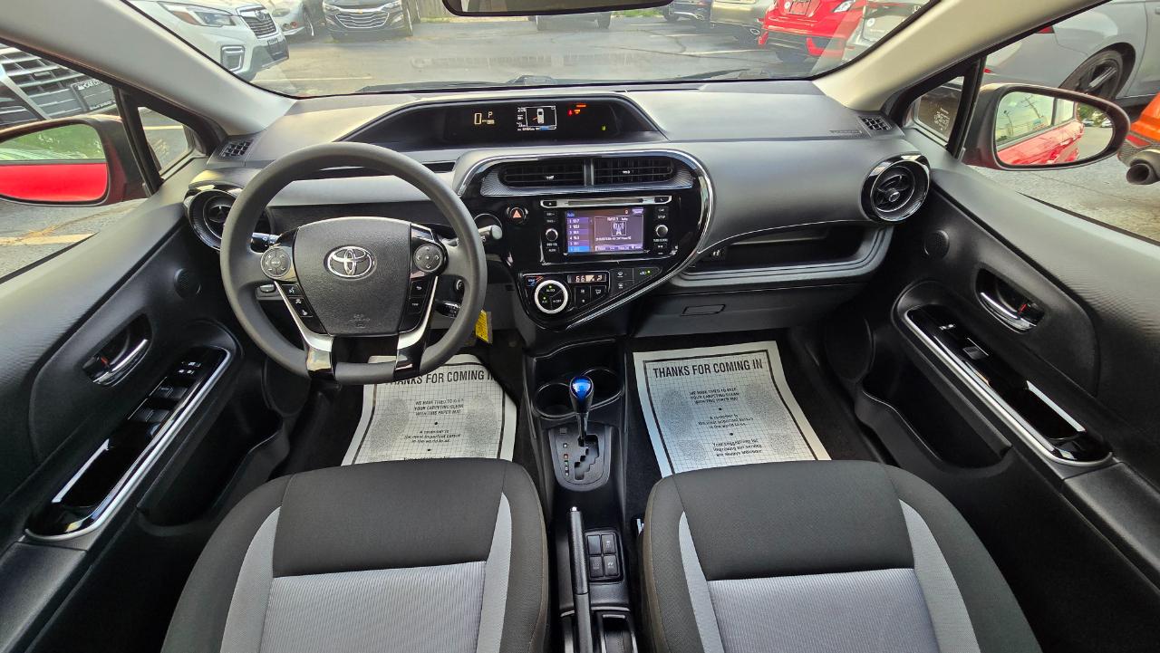 Toyota Prius c Four 2018