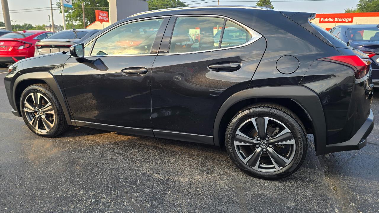 Lexus UX 200 Base 2019