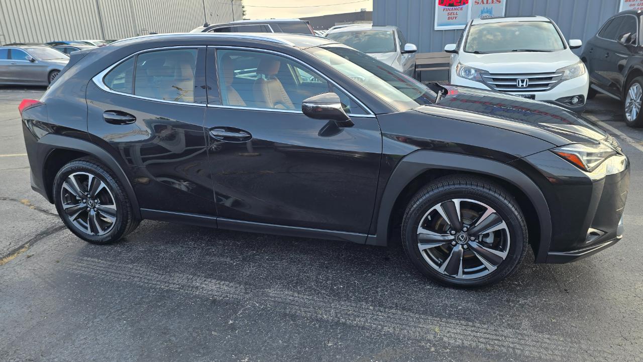 Lexus UX 200 Base 2019