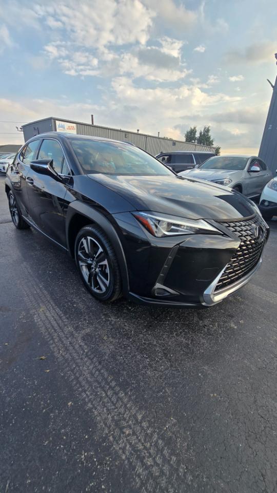 Lexus UX 200 Base 2019