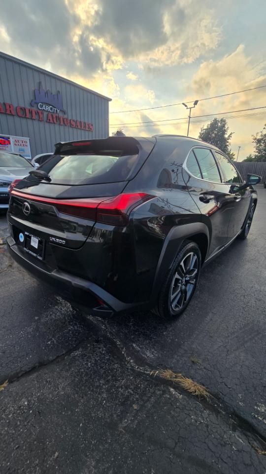 Lexus UX 200 Base 2019